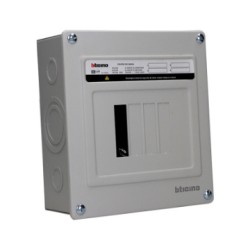 CENTRO DE CARGA 4S SOBREPONERMETALICO BTICINO BTN/4SN